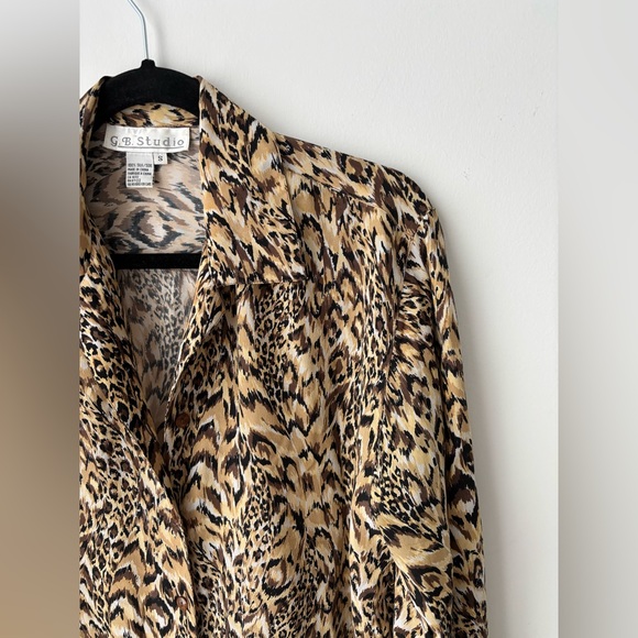 Vintage 100% Silk Leopard Print Blouse Animal Print Button Down Top S - Picture 2 of 11